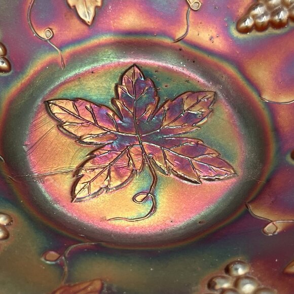 Vtg Fenton Amethyst Carnival Glass Bowl Grapes Leaves Iridescent Ruffled Edge - Picture 10 of 10
